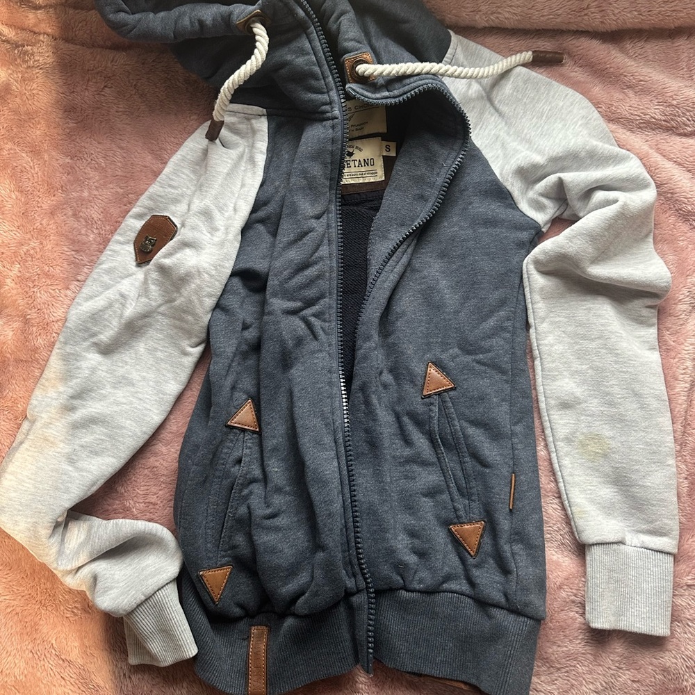 Nekatano Zip Up